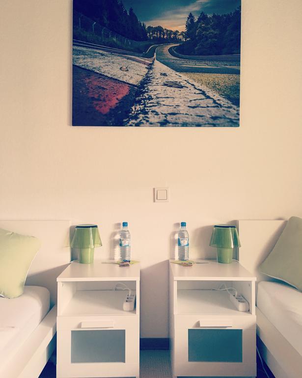Big Ben'S Guesthouse Mullenbach ภายนอก รูปภาพ